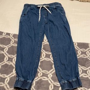 Levi’s denim joggers